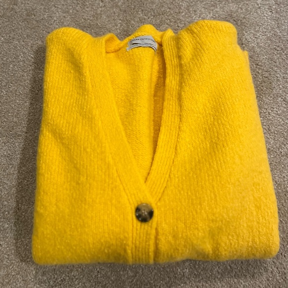 Urban Outfitters Oversized Button Up Cardigan - Picture 5 of 5